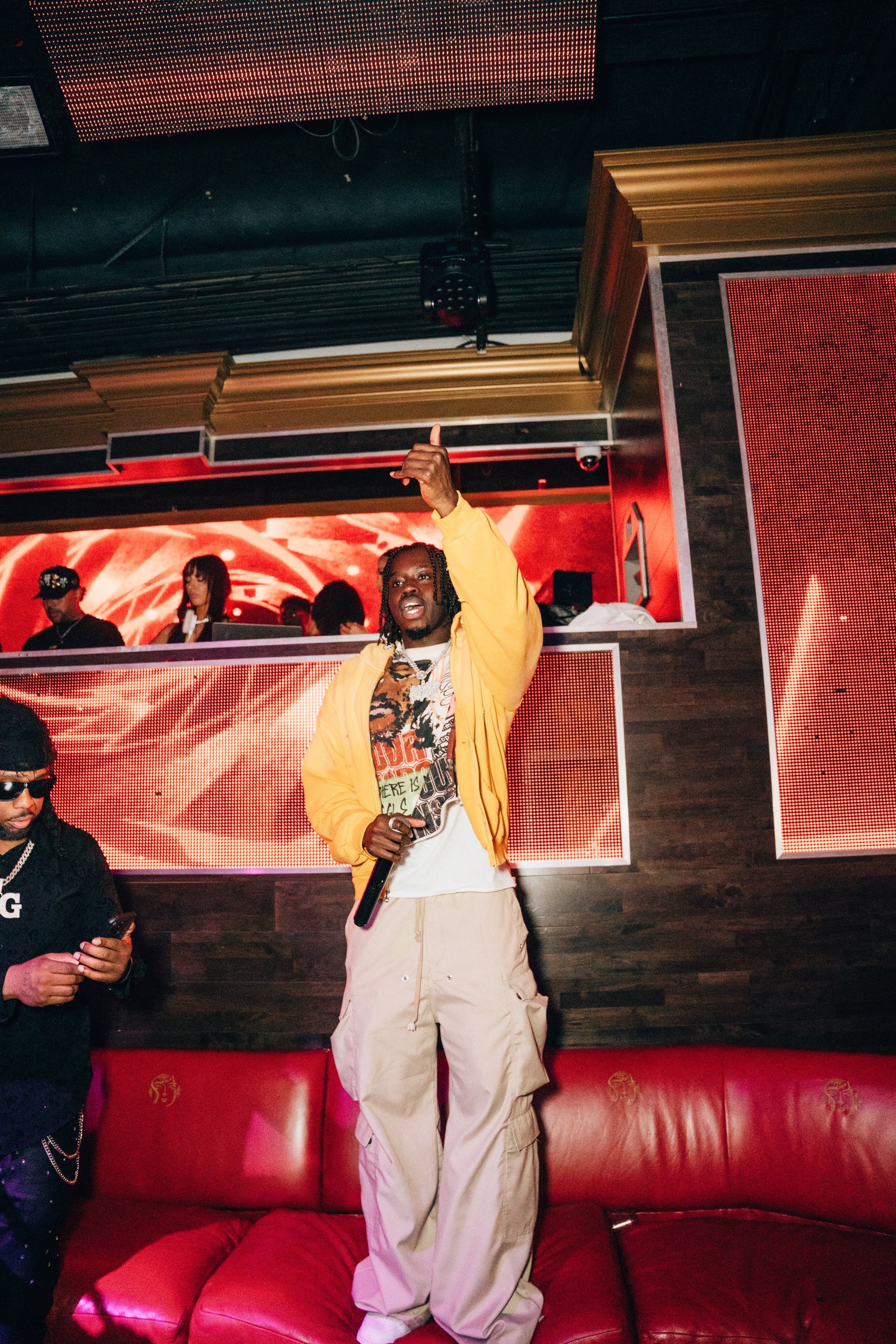 Loe Shimmy Live photo 4