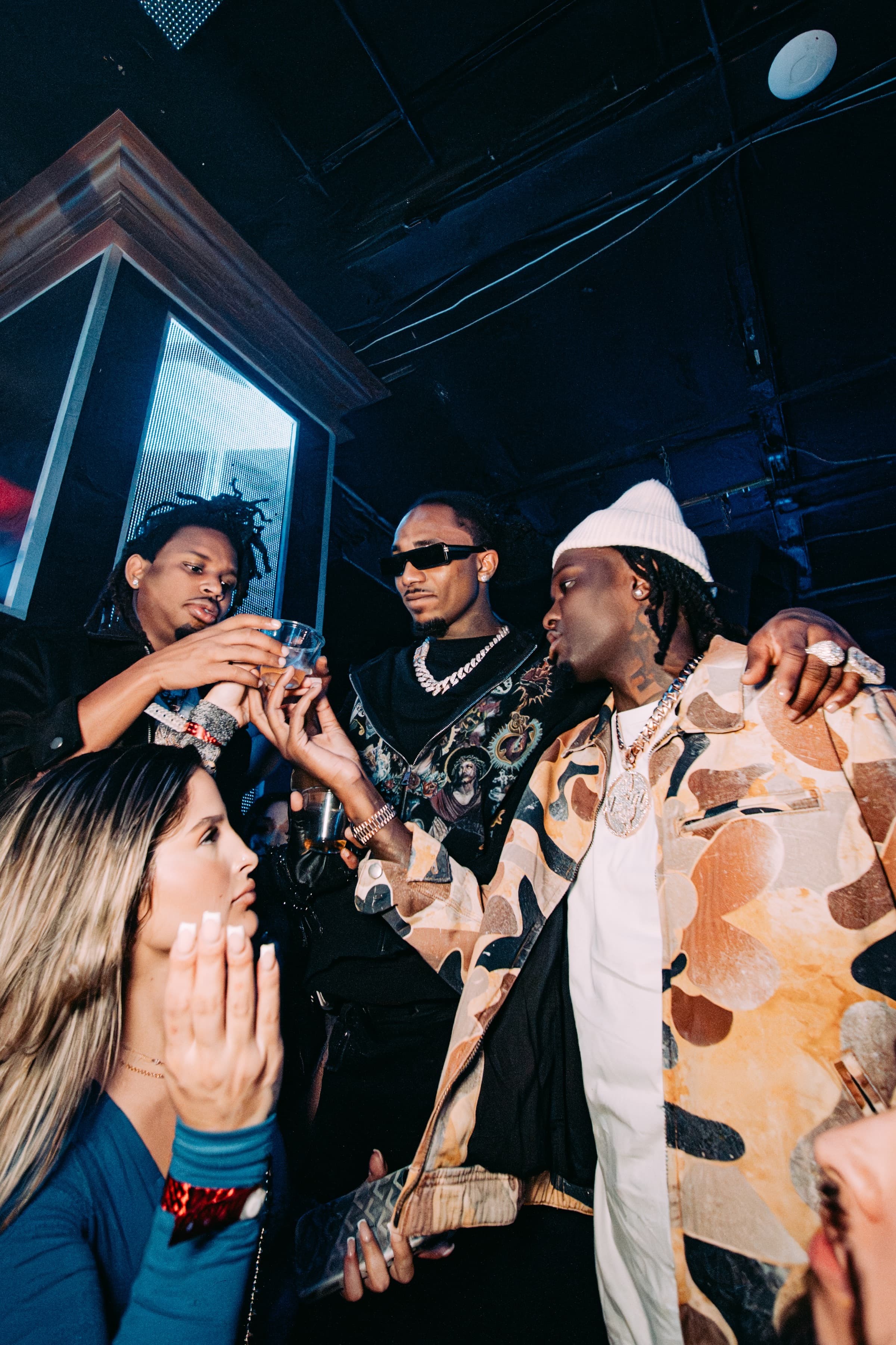 Loe Shimmy Live photo 6