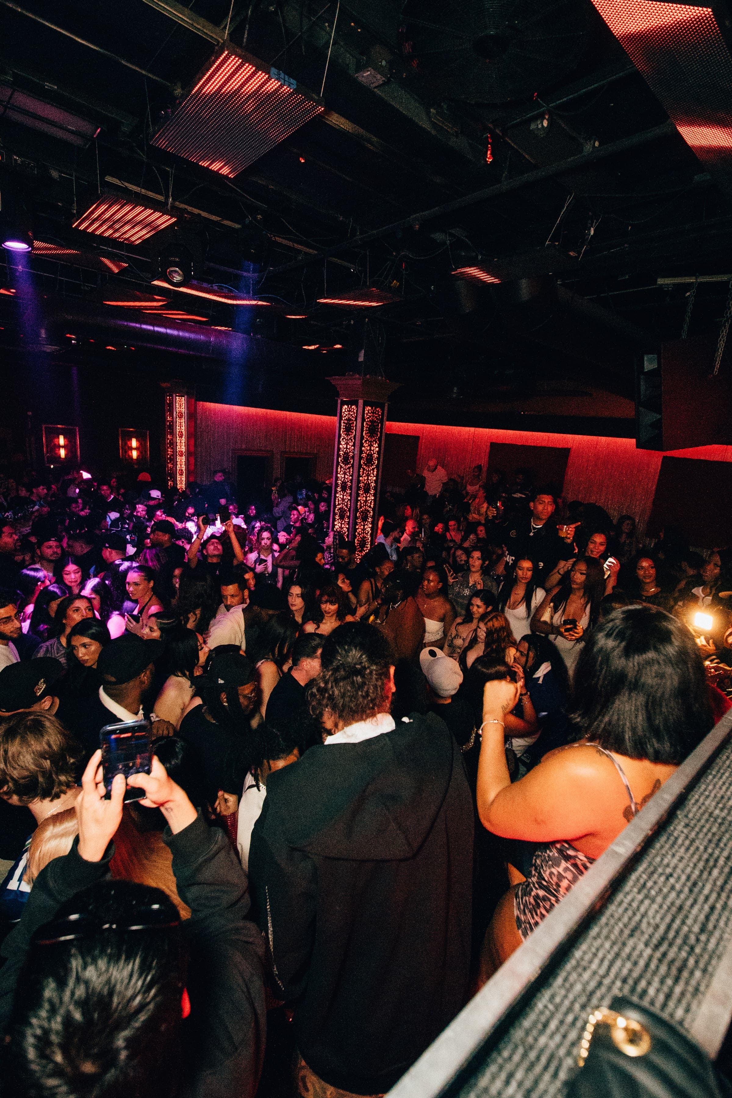 Loe Shimmy Live photo 7